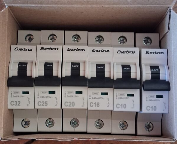 Kit 6 DISJUNTORES TERMOMAGNÉTICO DIN ENERBRAS- 3kA - MONOPOLAR - BANDA C -  10A(x2); 16A; 20A; 25A; 32A.
