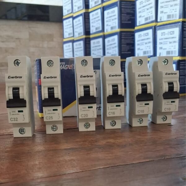 Kit 6 DISJUNTORES TERMOMAGNÉTICO DIN ENERBRAS- 3kA - MONOPOLAR - BANDA C -  10A(x2); 16A; 20A; 25A; 32A.